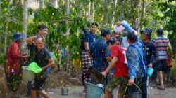 Uniknya Perang Cendol Dawet di Temanggung untuk Minta Hujan
