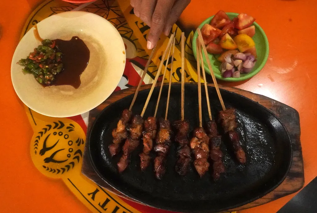 Sate Batibul, Kuliner Khas Tegal yang Banyak Diburu Wisatawan