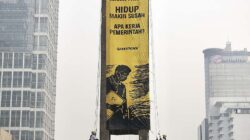Spanduk Greenpeace dan Pemerintah yang Tak Juga Berbenah