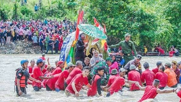 Kisah Kedhana-Kedhini dalam Tradisi Asrah Batin di Grobogan